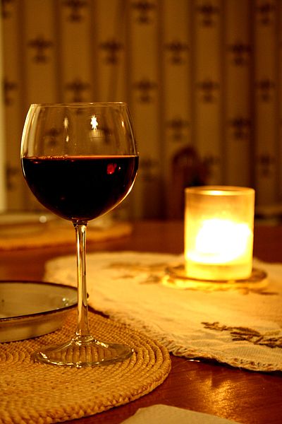 400px-Glass_of_red_wine