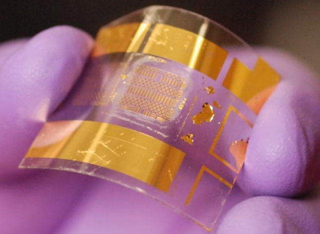 Advanced flexible transistor developed at UW-Madison (photo credit: Jung-Hun Seo, University at Buffalo, State University of New York)
